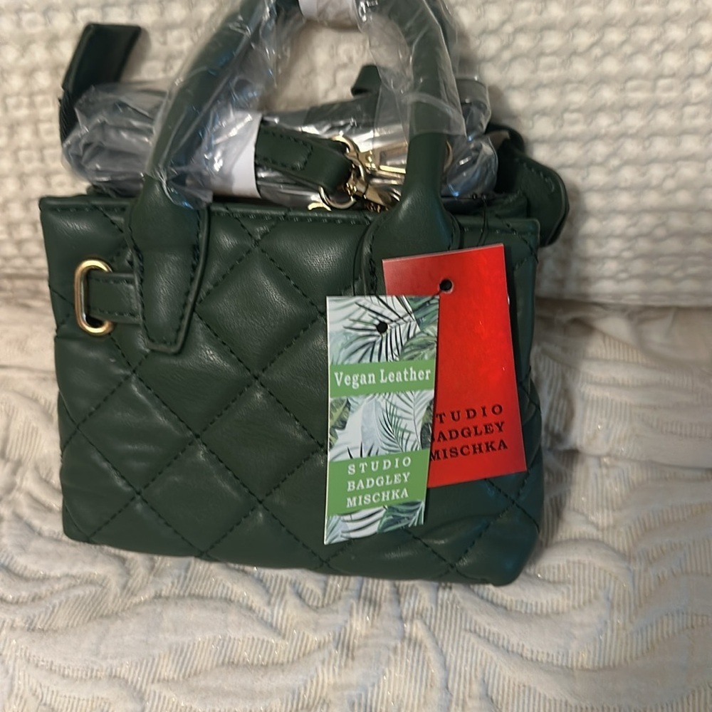 Badgely Mishka Mini diamond quilted tote color chive - Picture 3 of 4